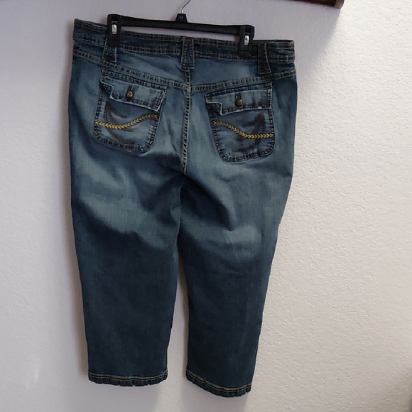 Faded Glory Dark Blue Cropped Jeans - Picture 2 of 4